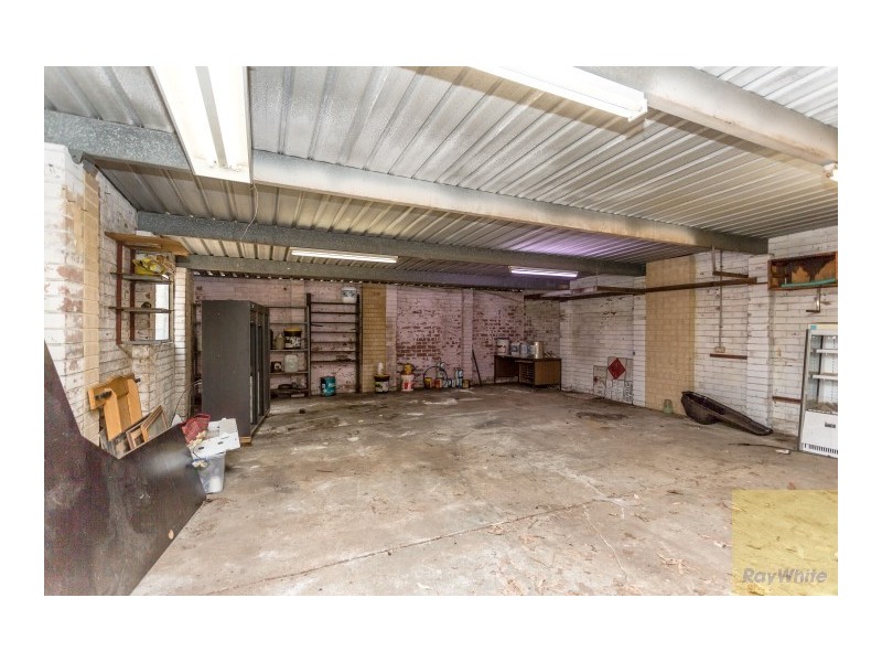 28 St George’s Avenue, Champion Lakes WA 6111