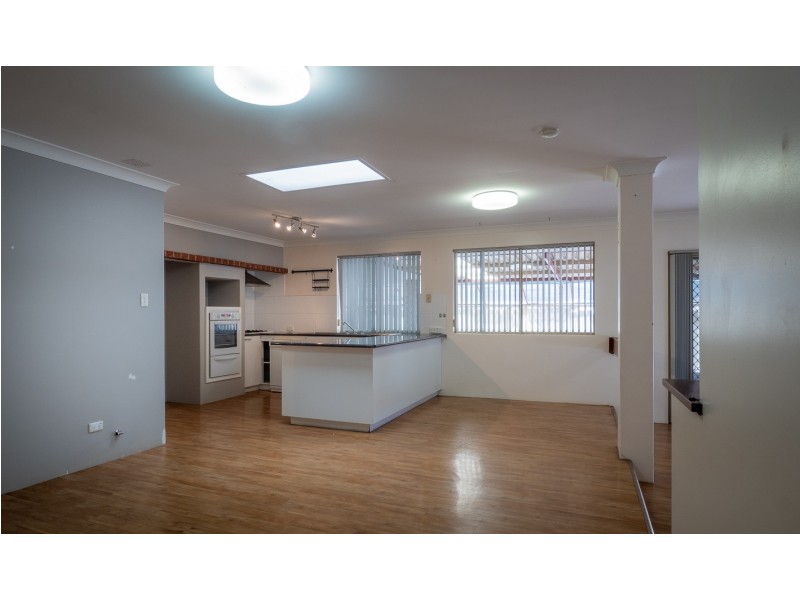 8 Ramm Place, Seville Grove WA 6112