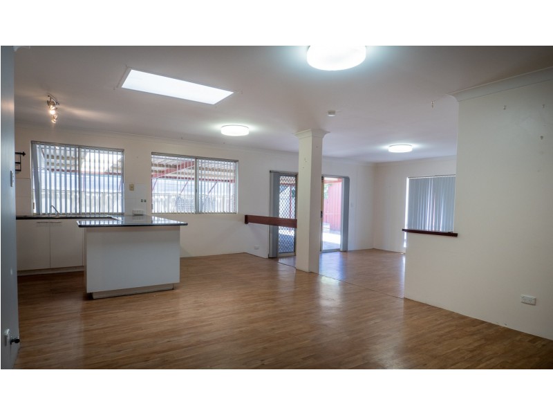 8 Ramm Place, Seville Grove WA 6112