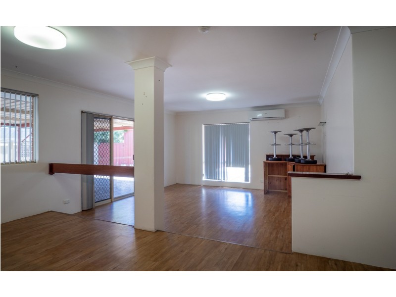 8 Ramm Place, Seville Grove WA 6112