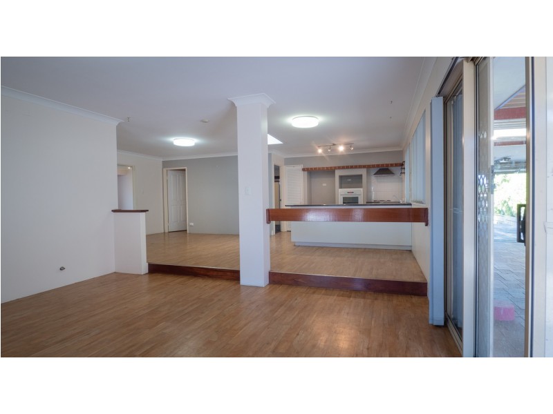 8 Ramm Place, Seville Grove WA 6112