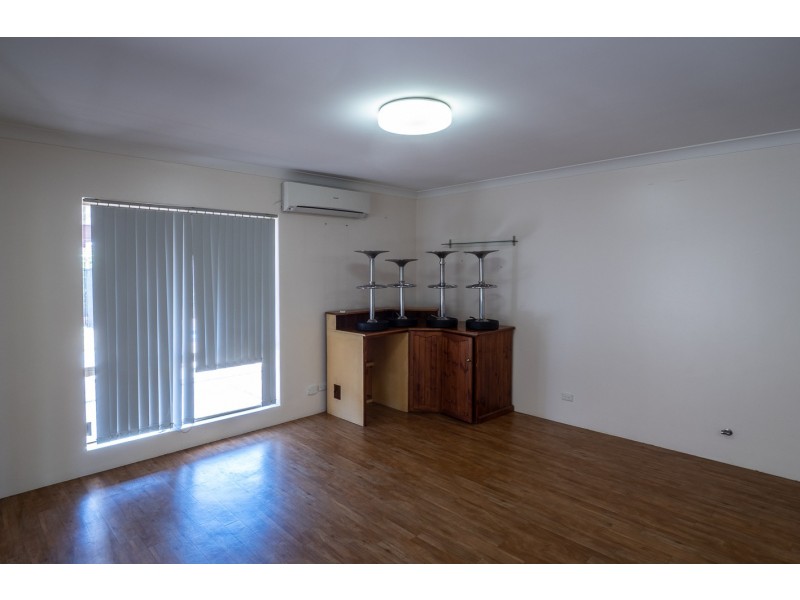 8 Ramm Place, Seville Grove WA 6112