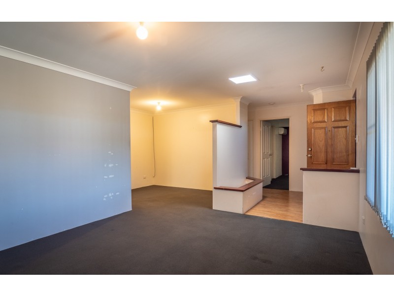 8 Ramm Place, Seville Grove WA 6112