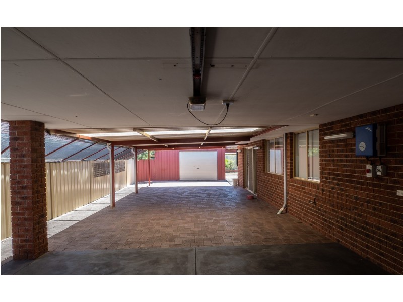 8 Ramm Place, Seville Grove WA 6112