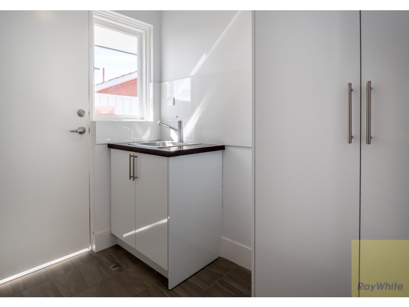 37 Waratah Drive, Camillo WA 6111