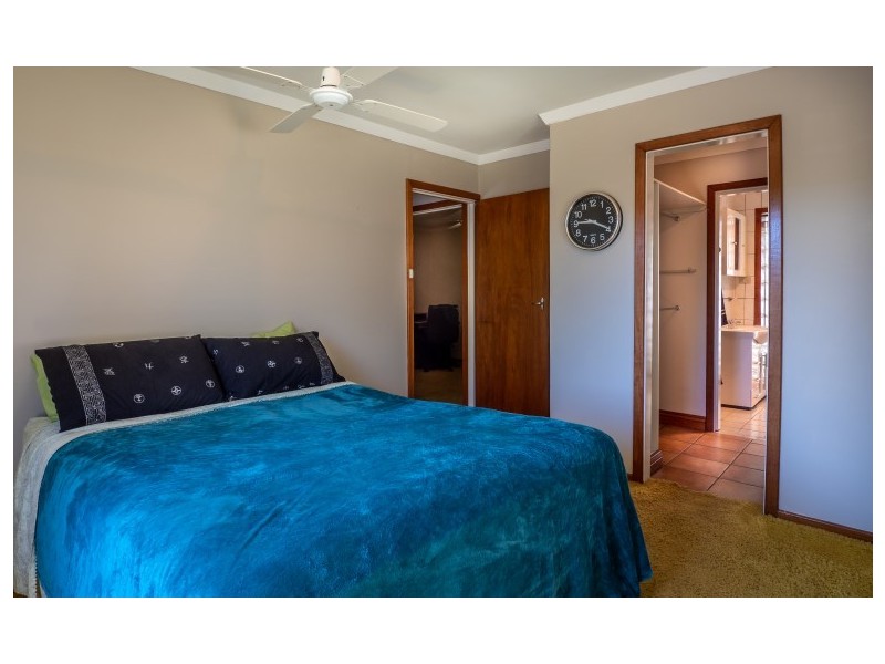 37 Ellis Road, Mount Nasura WA 6112