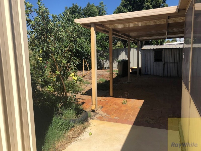 29 Montrose Circle, Camillo WA 6111