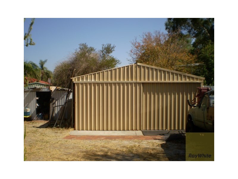 109 Third Avenue, Kelmscott WA 6111