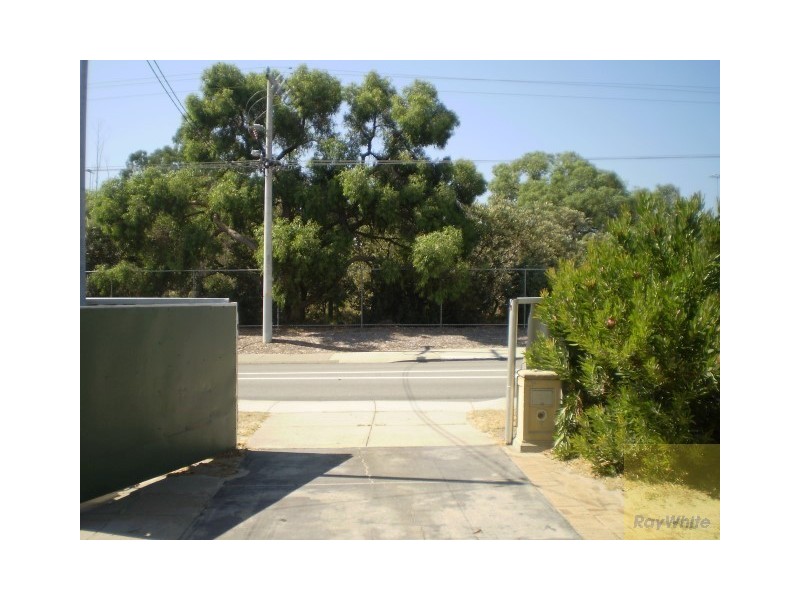 109 Third Avenue, Kelmscott WA 6111