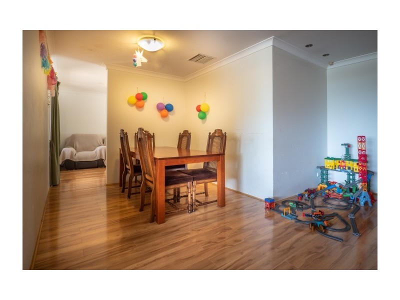 81 Carawatha Avenue, Mount Nasura WA 6112