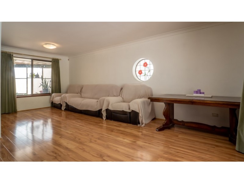 81 Carawatha Avenue, Mount Nasura WA 6112