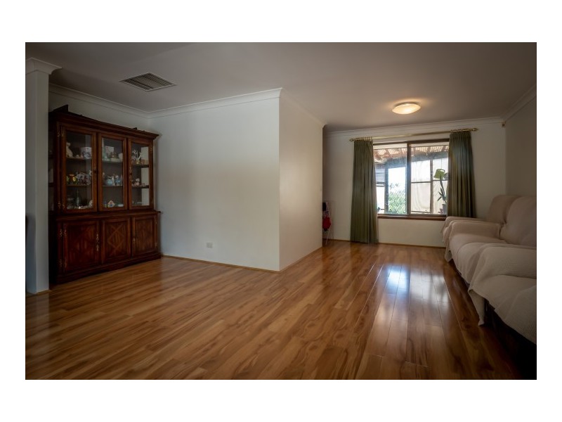 81 Carawatha Avenue, Mount Nasura WA 6112