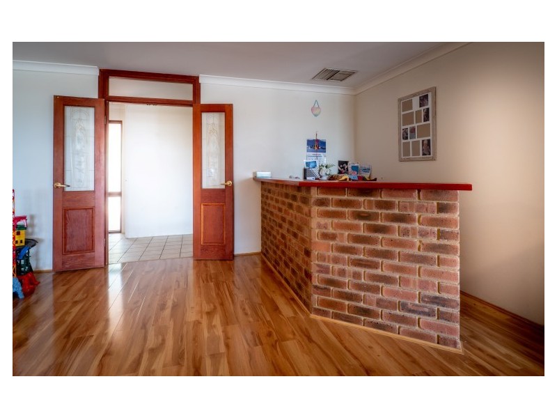 81 Carawatha Avenue, Mount Nasura WA 6112