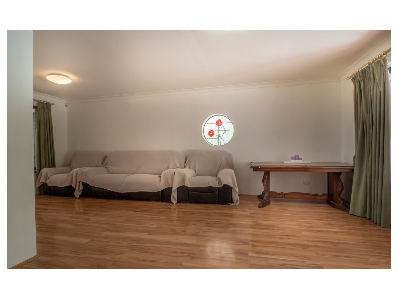 81 Carawatha Avenue, Mount Nasura WA 6112