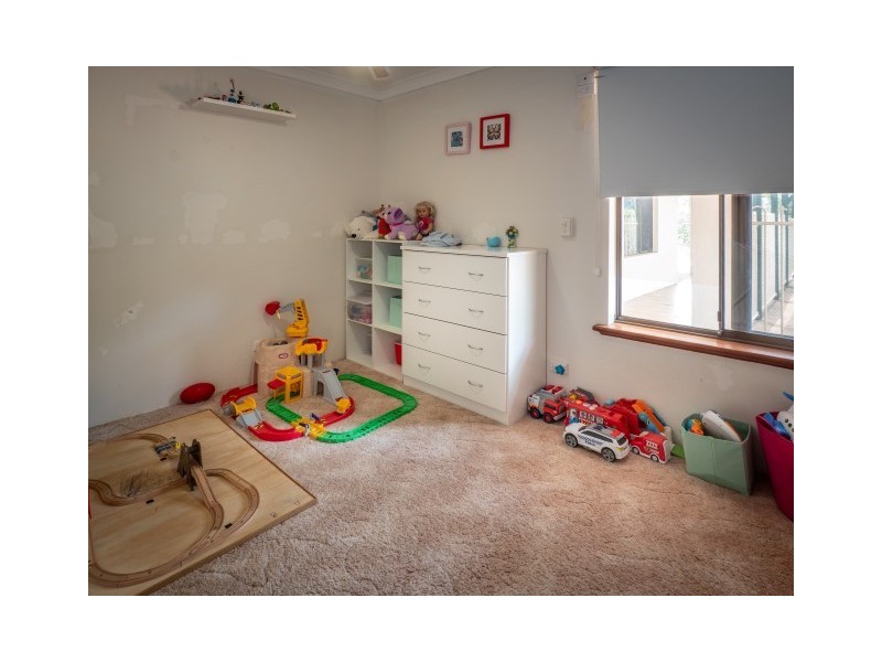 81 Carawatha Avenue, Mount Nasura WA 6112