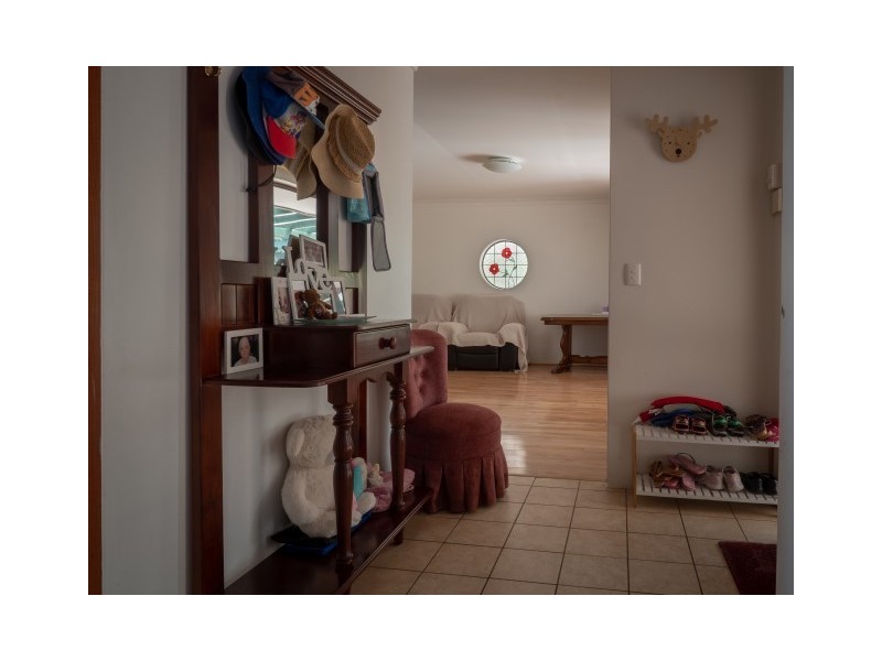 81 Carawatha Avenue, Mount Nasura WA 6112