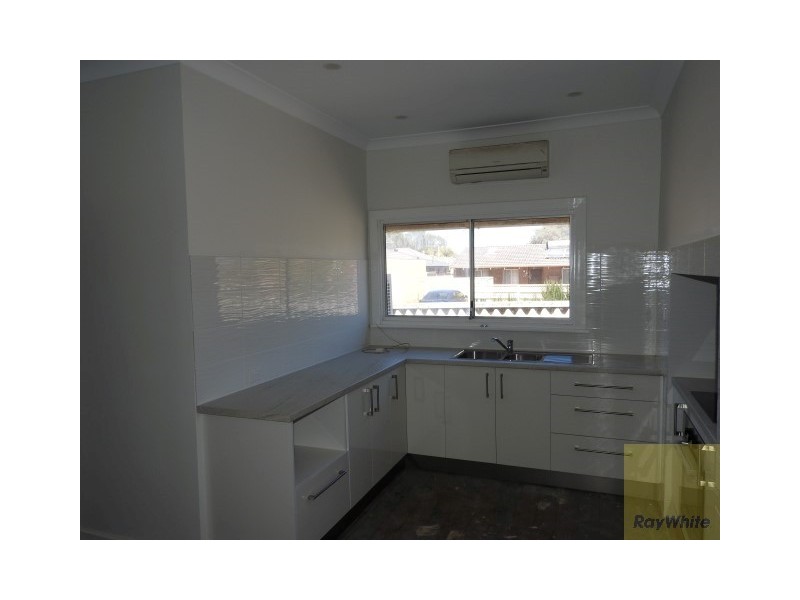 135 Railway Avenue, Kelmscott WA 6111