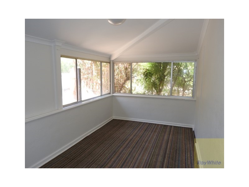 135 Railway Avenue, Kelmscott WA 6111