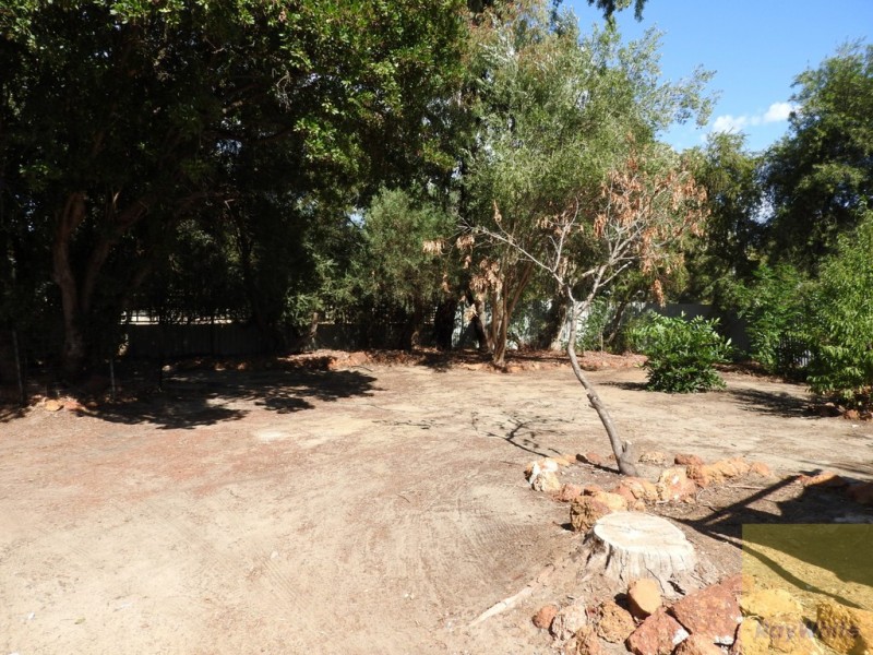 135 Railway Avenue, Kelmscott WA 6111