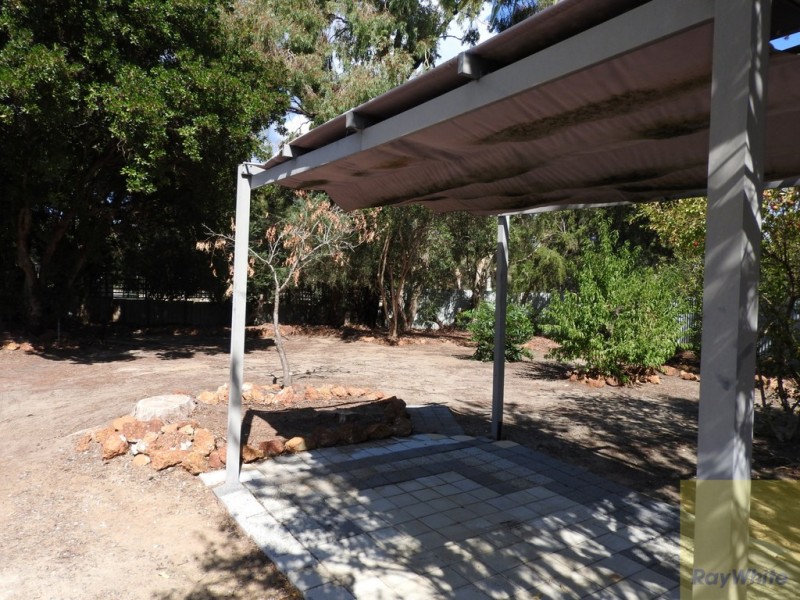 135 Railway Avenue, Kelmscott WA 6111