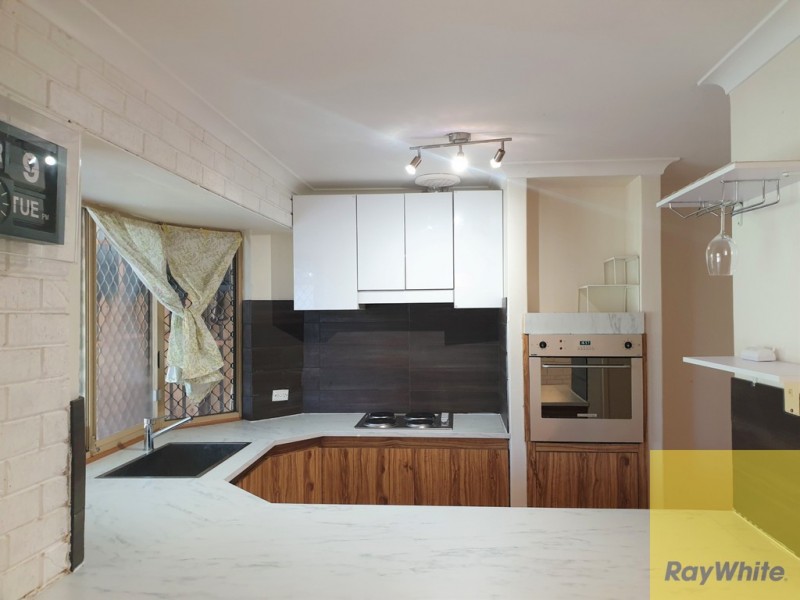 26 Hemingway Drive, Camillo WA 6111