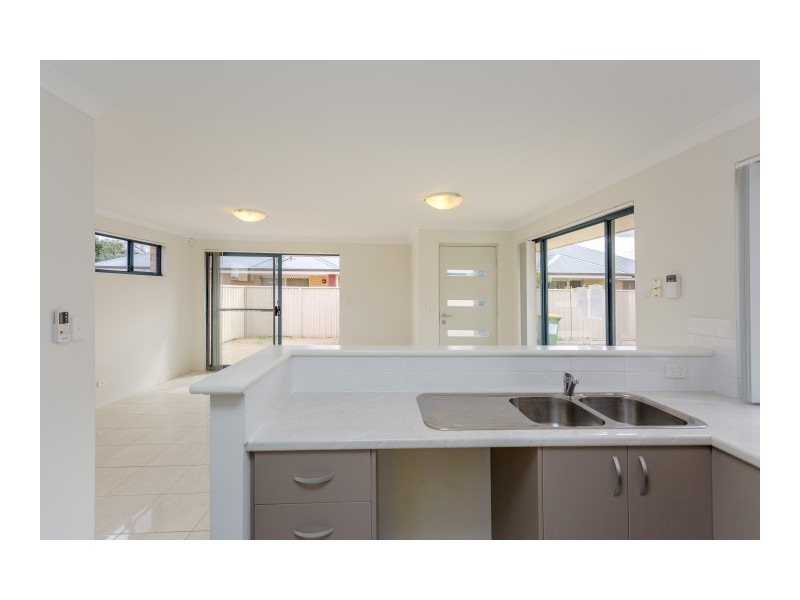 7/42 Sixth Road, Armadale WA 6112