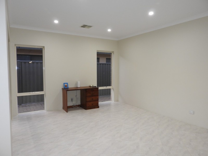 10 Lawrence Way, Byford WA 6122