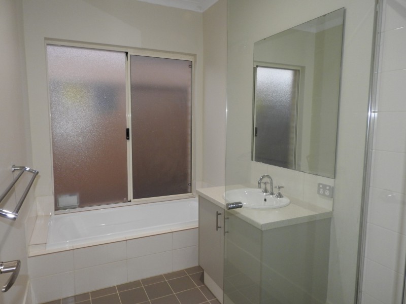 10 Lawrence Way, Byford WA 6122