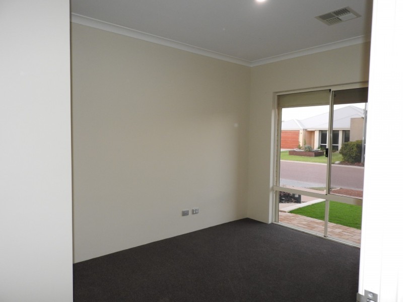 10 Lawrence Way, Byford WA 6122