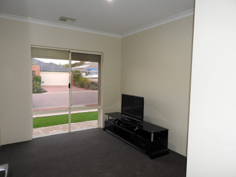 10 Lawrence Way, Byford WA 6122