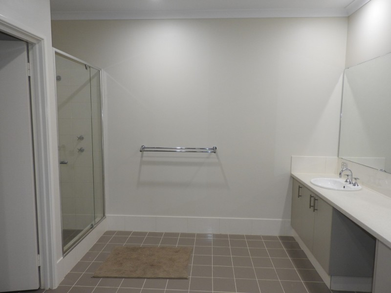 10 Lawrence Way, Byford WA 6122