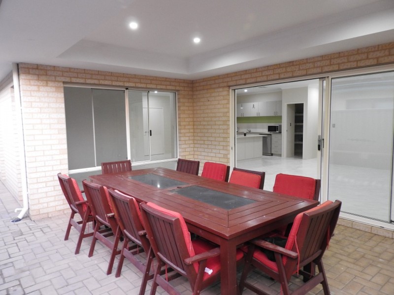 10 Lawrence Way, Byford WA 6122