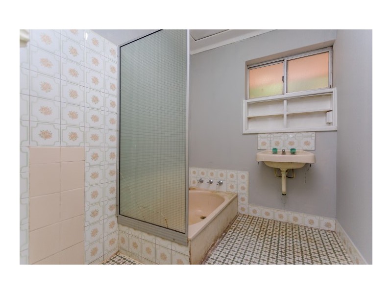 3180 Albany Highway, Mount Nasura WA 6112