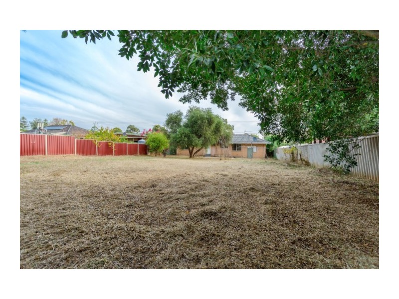 3180 Albany Highway, Mount Nasura WA 6112