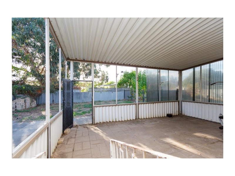 13 Winchester Road, Armadale WA 6112