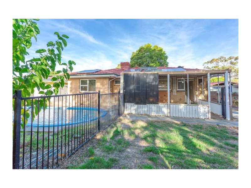 13 Winchester Road, Armadale WA 6112