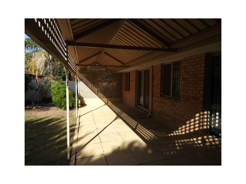 17 Firetail Court, Seville Grove WA 6112