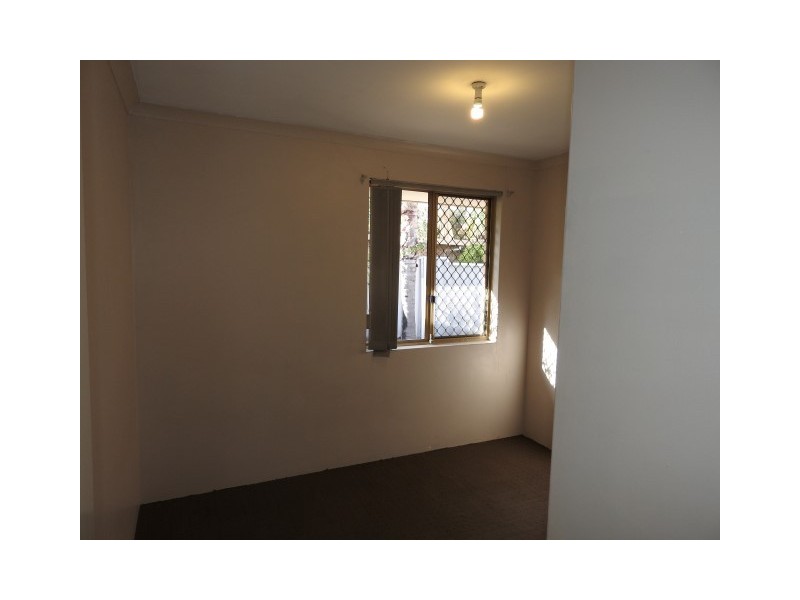 17 Firetail Court, Seville Grove WA 6112