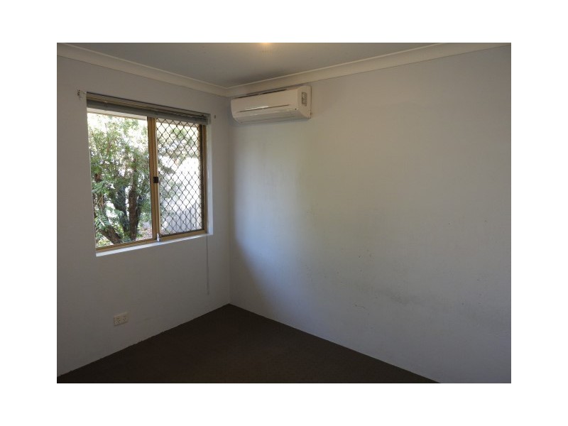 17 Firetail Court, Seville Grove WA 6112