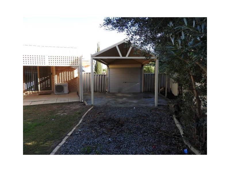 17 Firetail Court, Seville Grove WA 6112