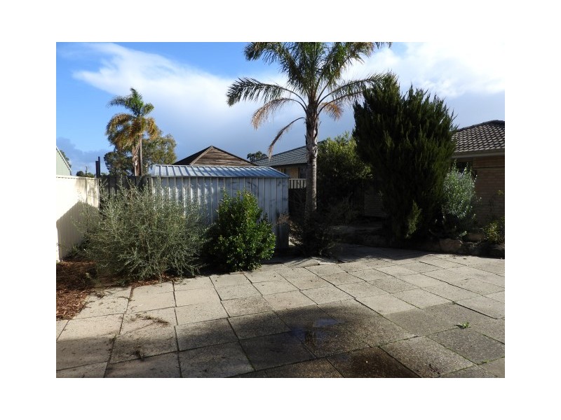 17 Firetail Court, Seville Grove WA 6112