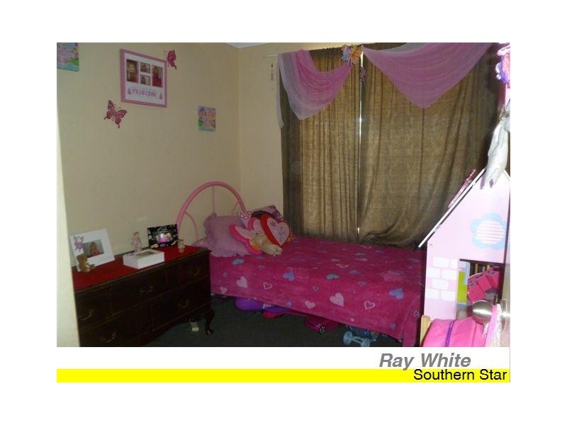 16 Emperor Close, Seville Grove WA 6112