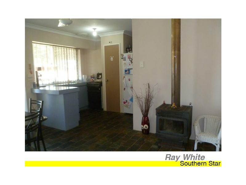 16 Emperor Close, Seville Grove WA 6112