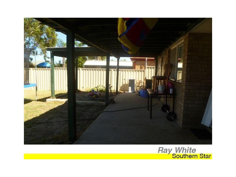 16 Emperor Close, Seville Grove WA 6112