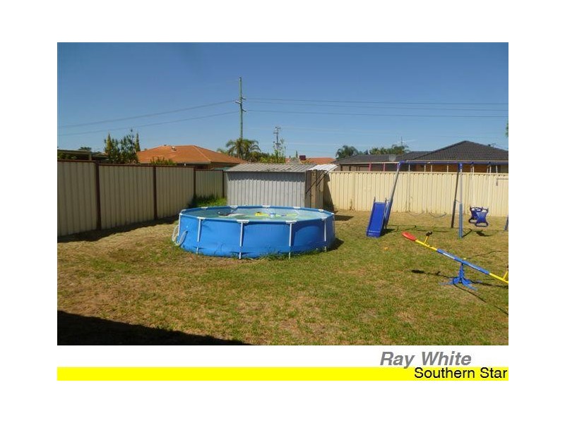 16 Emperor Close, Seville Grove WA 6112