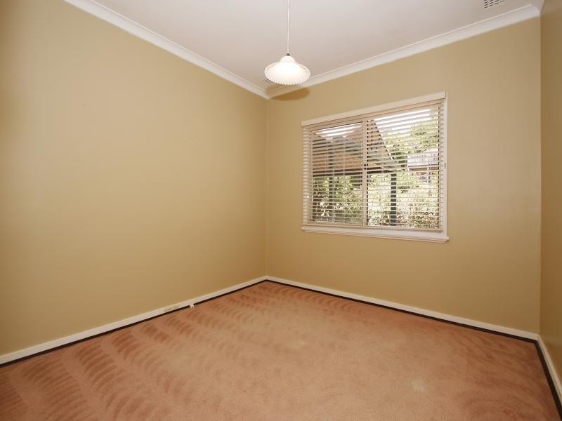 8 Brian Street, Mount Nasura WA 6112