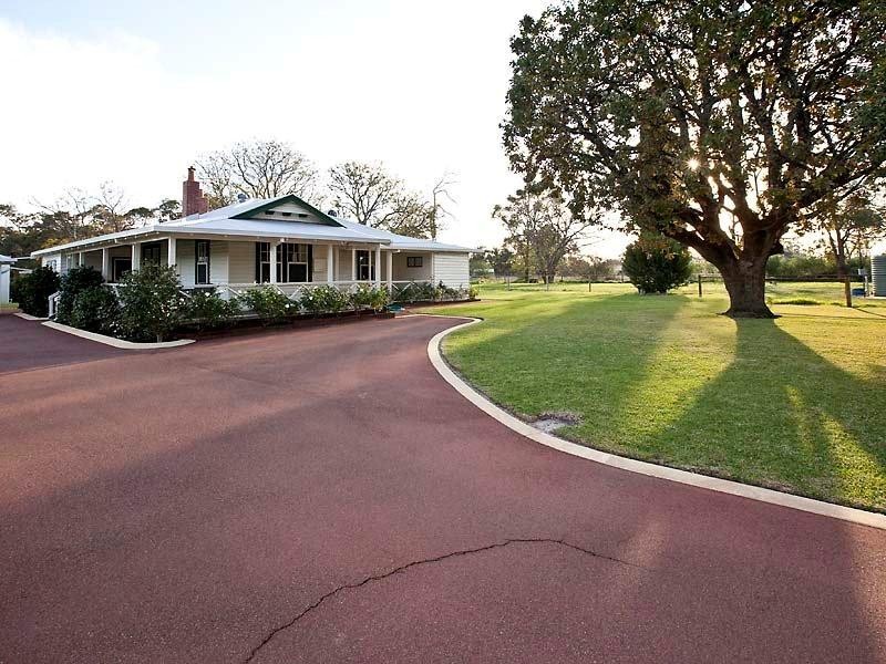 1 Roman Road, Mundijong WA 6123