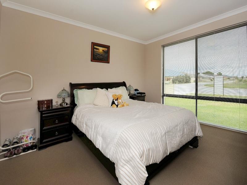 Seville Grove WA 6112