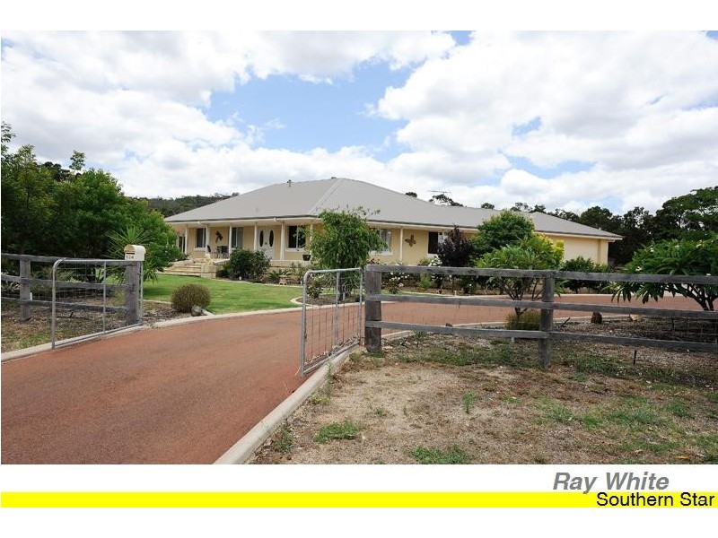 134 Bruns Drive, Darling Downs WA 6122