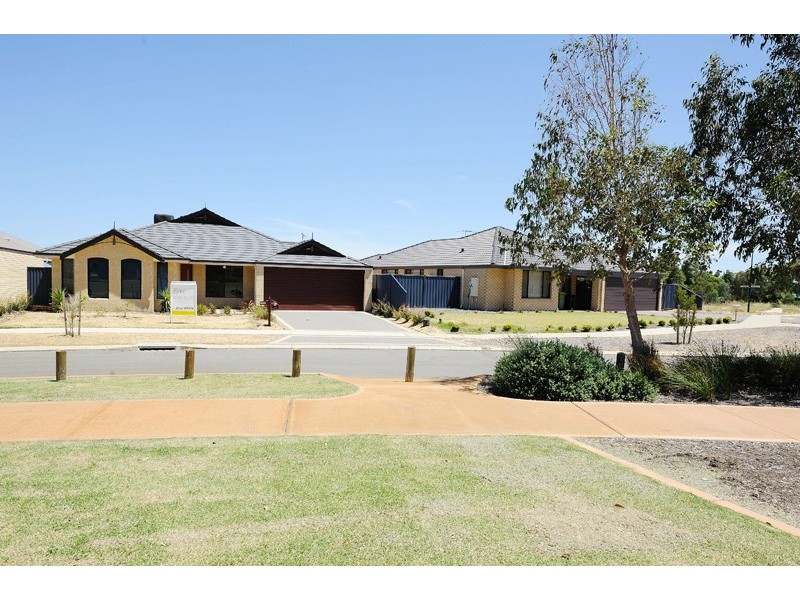19 Quinine Crescent, Byford WA 6122